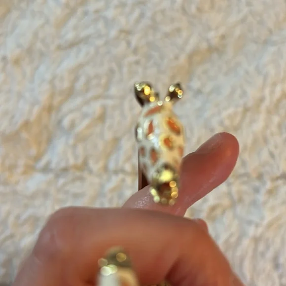 Giraffes Hinged Bracelet - Picture 7 of 9